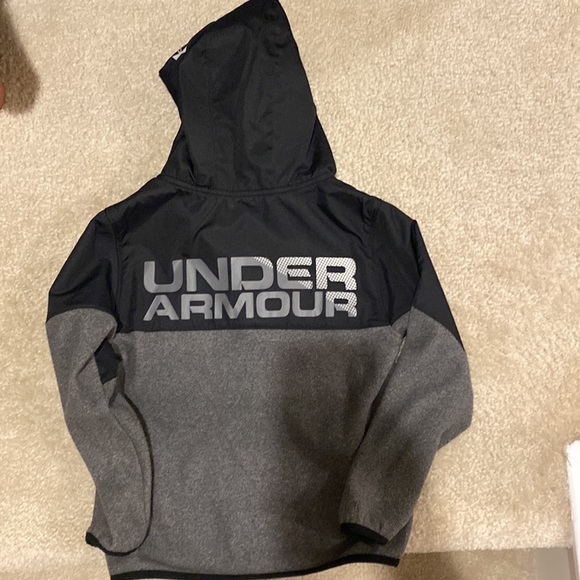 Under armour boys jacket 6 years old - Picture 4 of 4